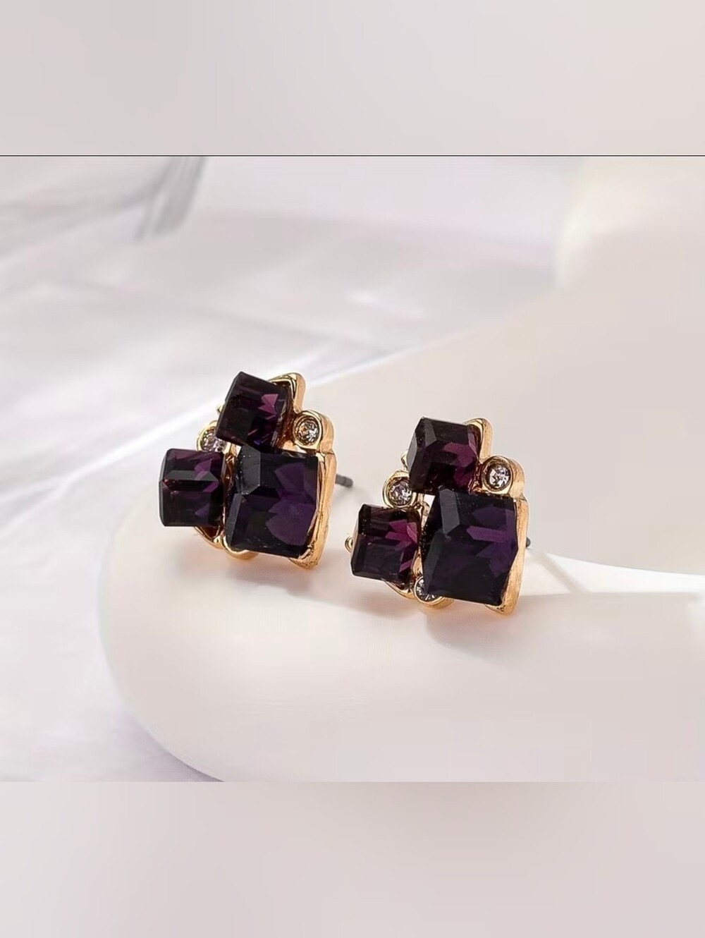 $8 Each Or Bundle 5/$20 Gold-Setting Purple Crystal Cube Cluster Stud Earrings